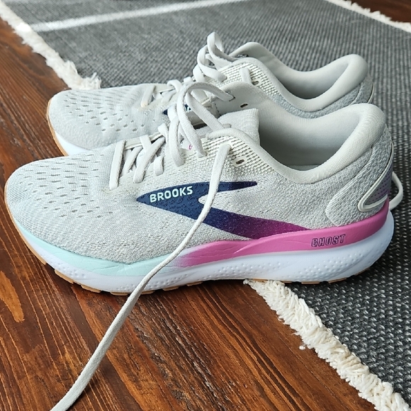 Brooks GHOST 16- Women's Athletic Shoes - Gray with Pink and Blue Highlights - Picture 7 of 14